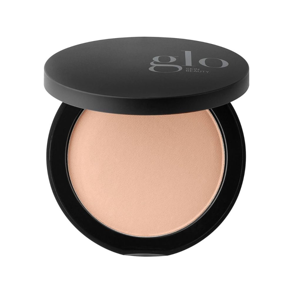 Award-winning pressed powder foundation in black compact for flexible, weightless, longwearing coverage with skin-protecting antioxidants.