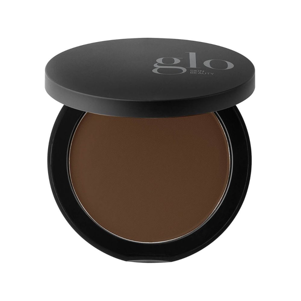 Award-winning pressed powder foundation with antioxidants for natural, weightless finish in black compact.