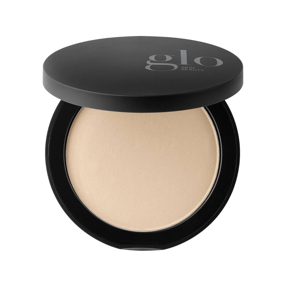 Pressed Base powder foundation with weightless, longwearing coverage in a sleek black compact. Infused with antioxidants for a natural finish.