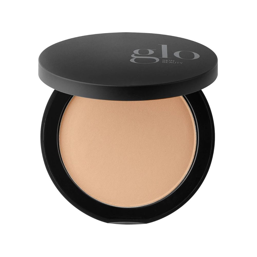 Pressed Base powder foundation compact for weightless, longwearing coverage with antioxidants and triple-milled minerals for a natural finish.