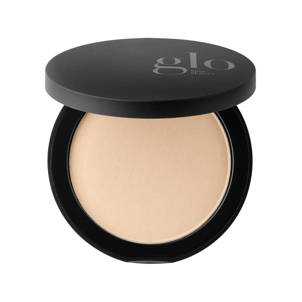 Award-winning pressed base powder foundation in compact for flexible, weightless, longwearing coverage with radiant, natural finish